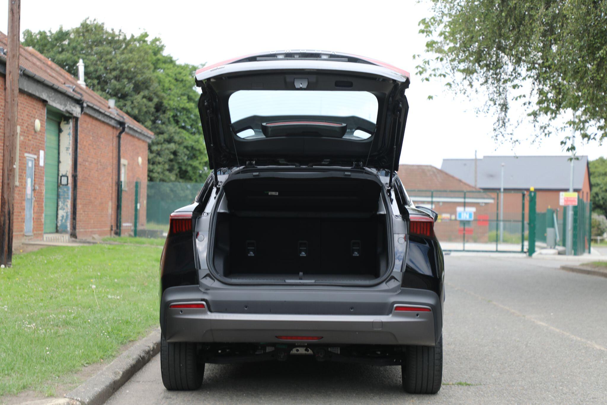 Large vehicle image